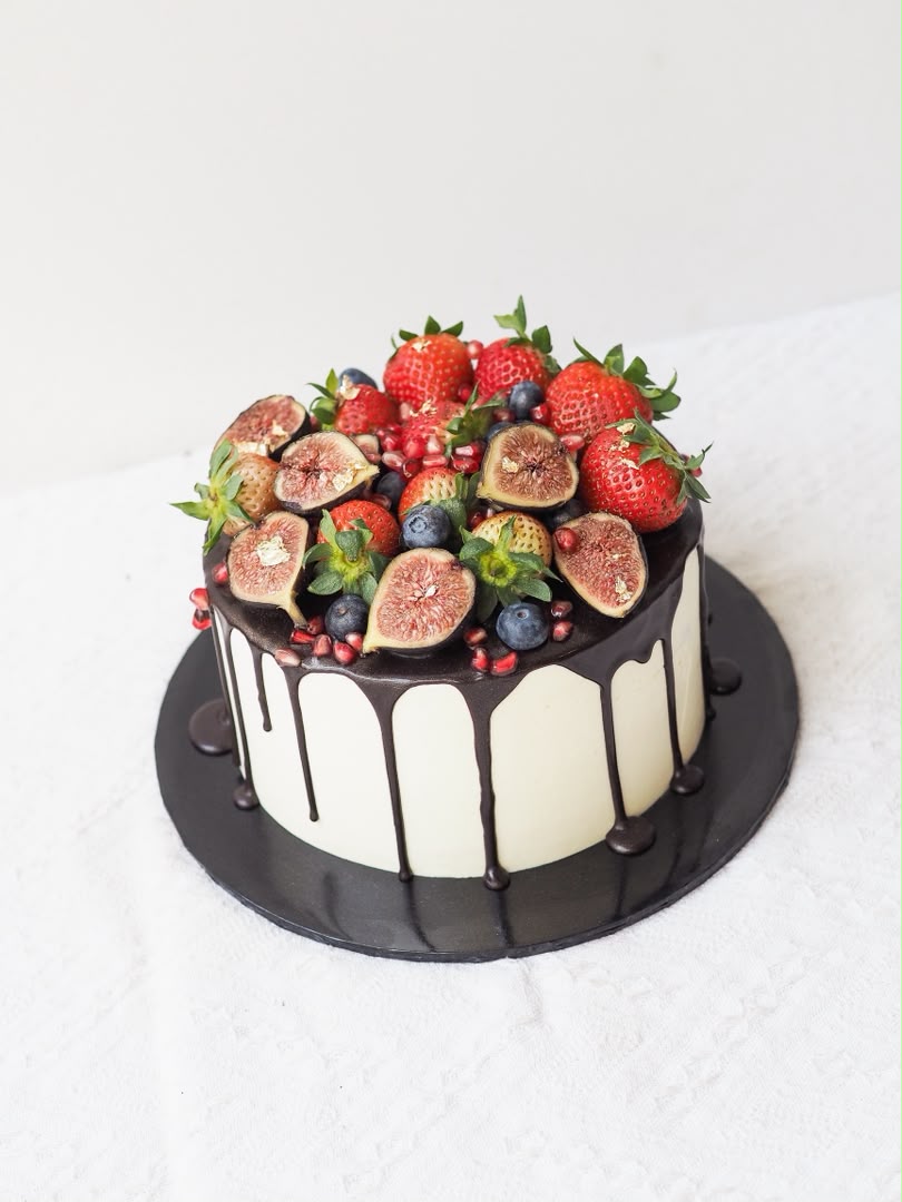 Berry Fig Drip Cake | Chocolate Drip Fresh Fruit Cake