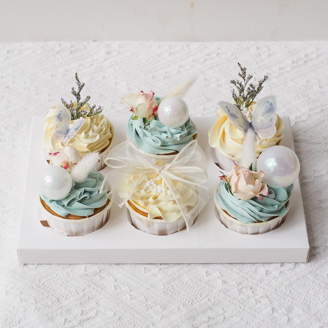 Blush Bloom Box | Mother's Day Cupcakes