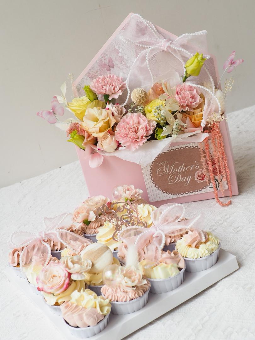 Mum’s Garden Pair | Mother’s Day Flower Box & Mini Cupcakes