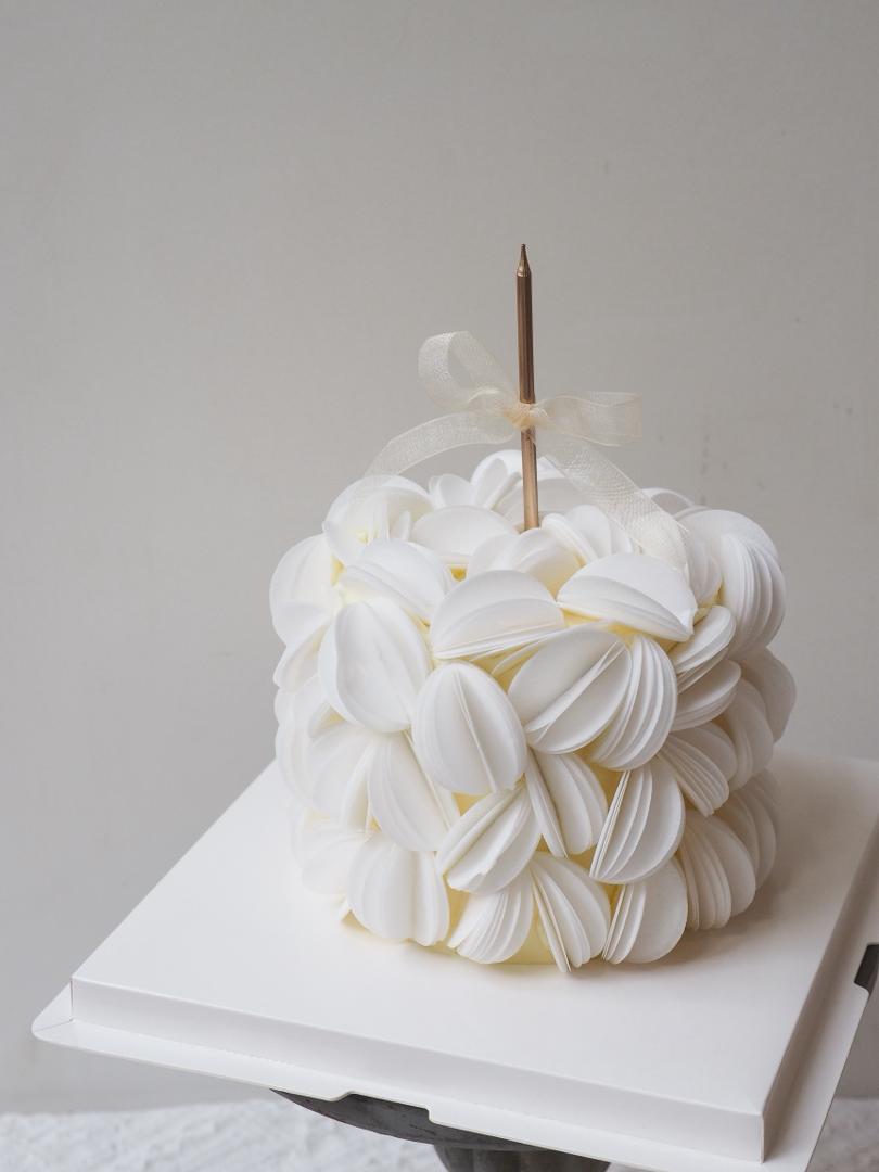 Mystic Wafer Cake | Elegant Female Cake