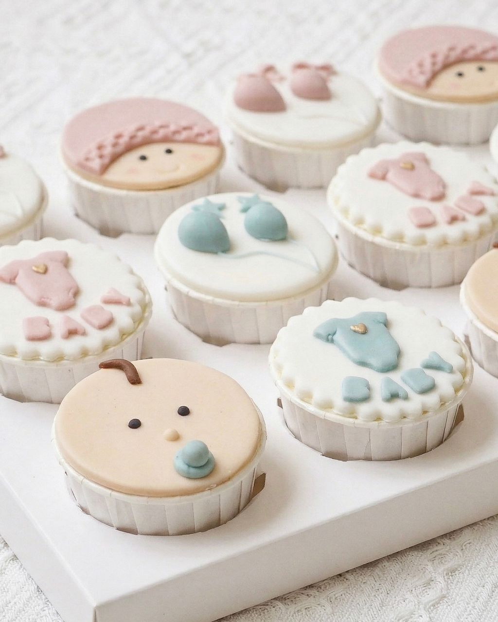 Babykins Full Moon Cupcakes