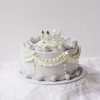Alice Cake | Vintage Piping with Crown