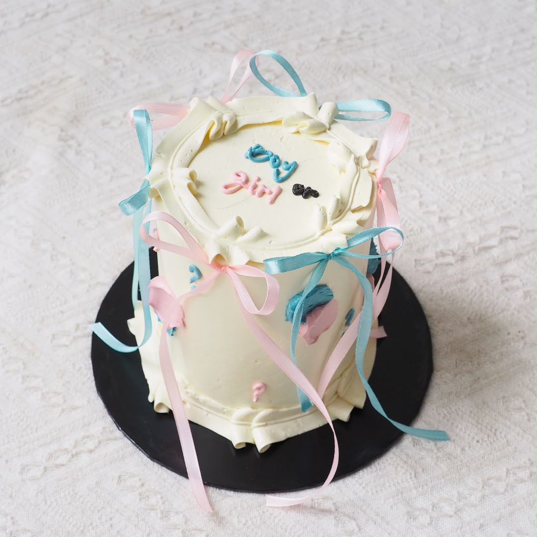 Baby Boy or Girl | Gender Reveal Cake