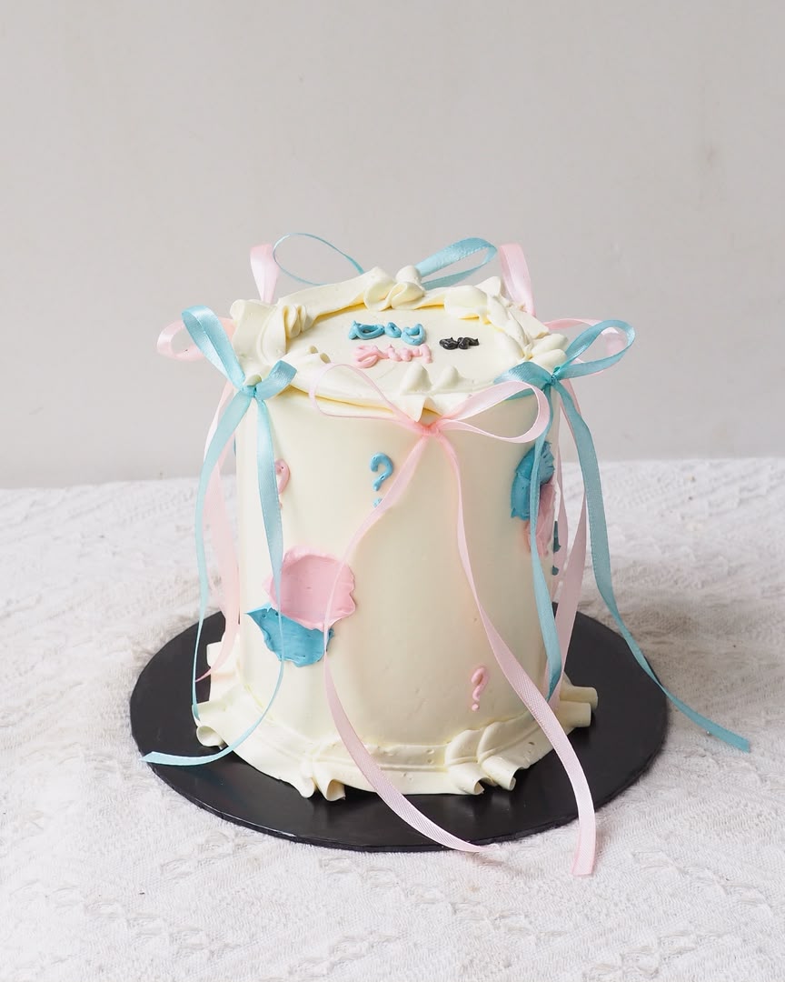 Baby Boy or Girl | Gender Reveal Cake
