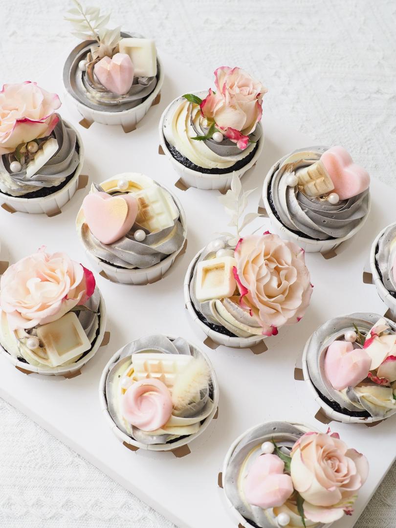 Floral Marble Cupcakes | Floral Birthday Cupcakes