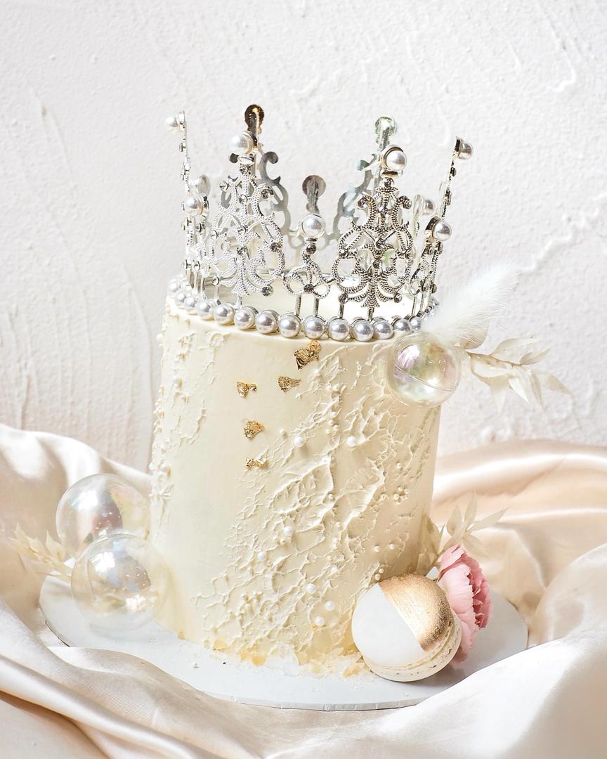 Queen Cake | Elegant Birthday Cake