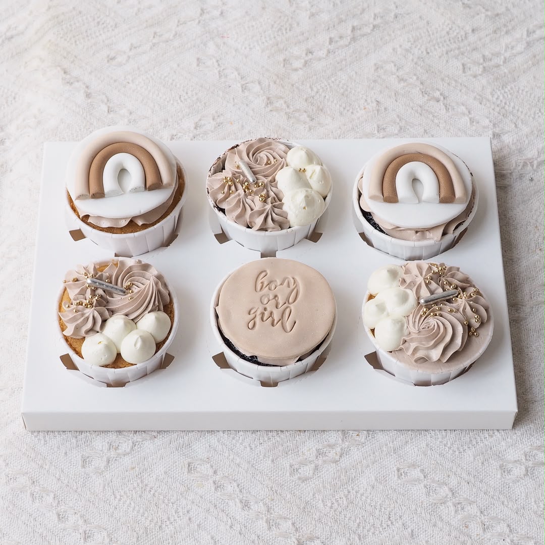 Baby in Bloom Beige Cupcake | Gender Reveal Cupcakes