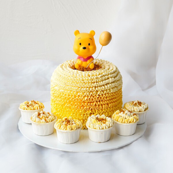 Pastel Winnie The Poo Cake – Tuck Box Cakes