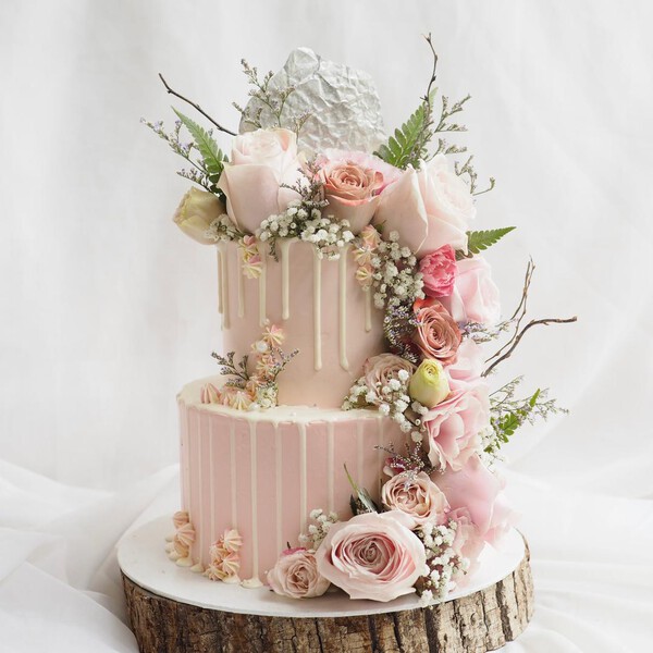 Garden cake | Garden cakes, Cake drawing, Floral cake