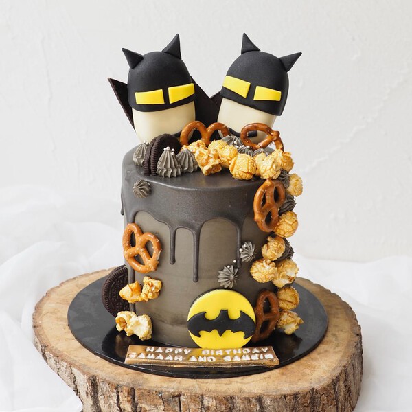 Superhero Cake – BuzzyCakes