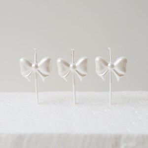 Pearl Bow Candle