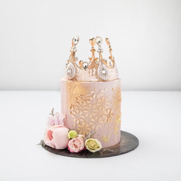 Princess Cake Ideas: How to Make a Princess Tiara Cake Topper - Aaichi  Savali
