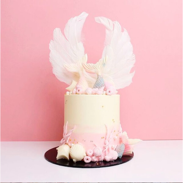 Devil and Angel Design Cake – Creme Castle