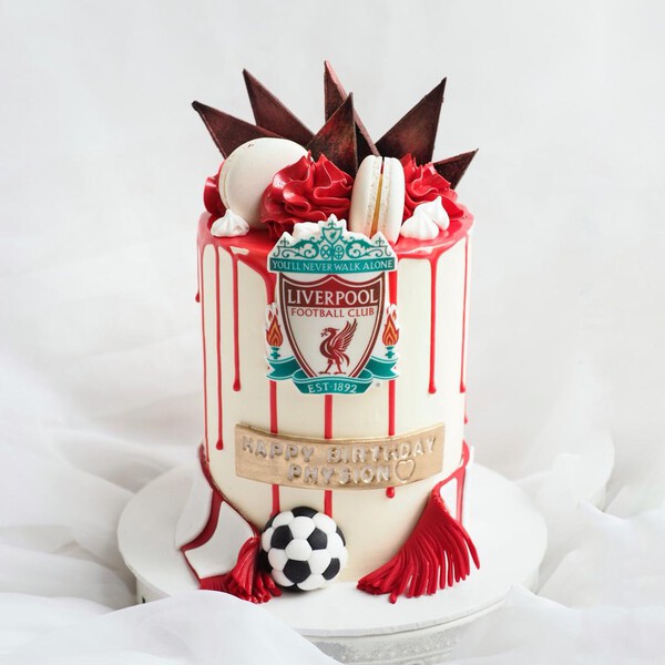 Liverpool Football Cake - Creme Castle